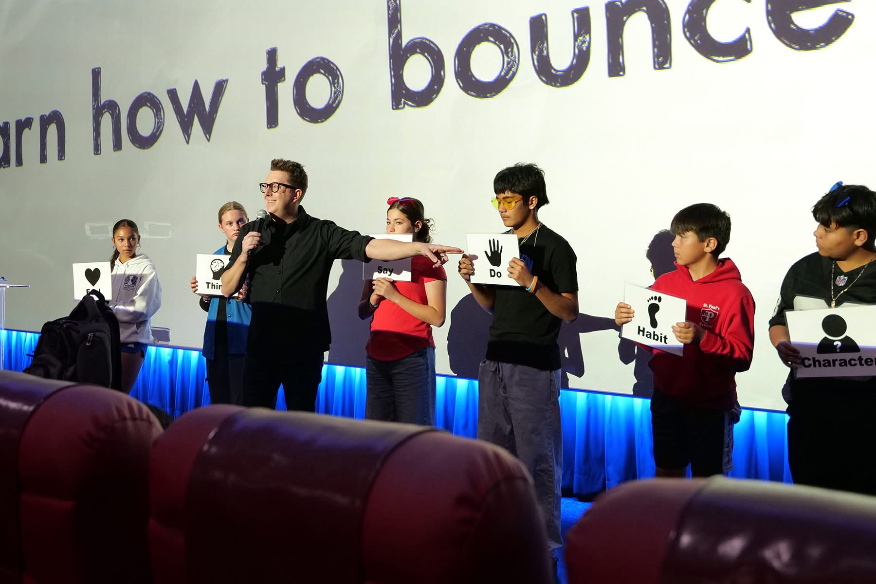 Tom Thelen talking to students.