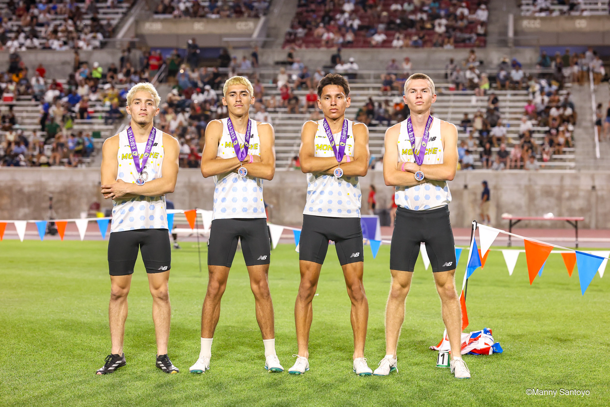 Monache 4x800 team