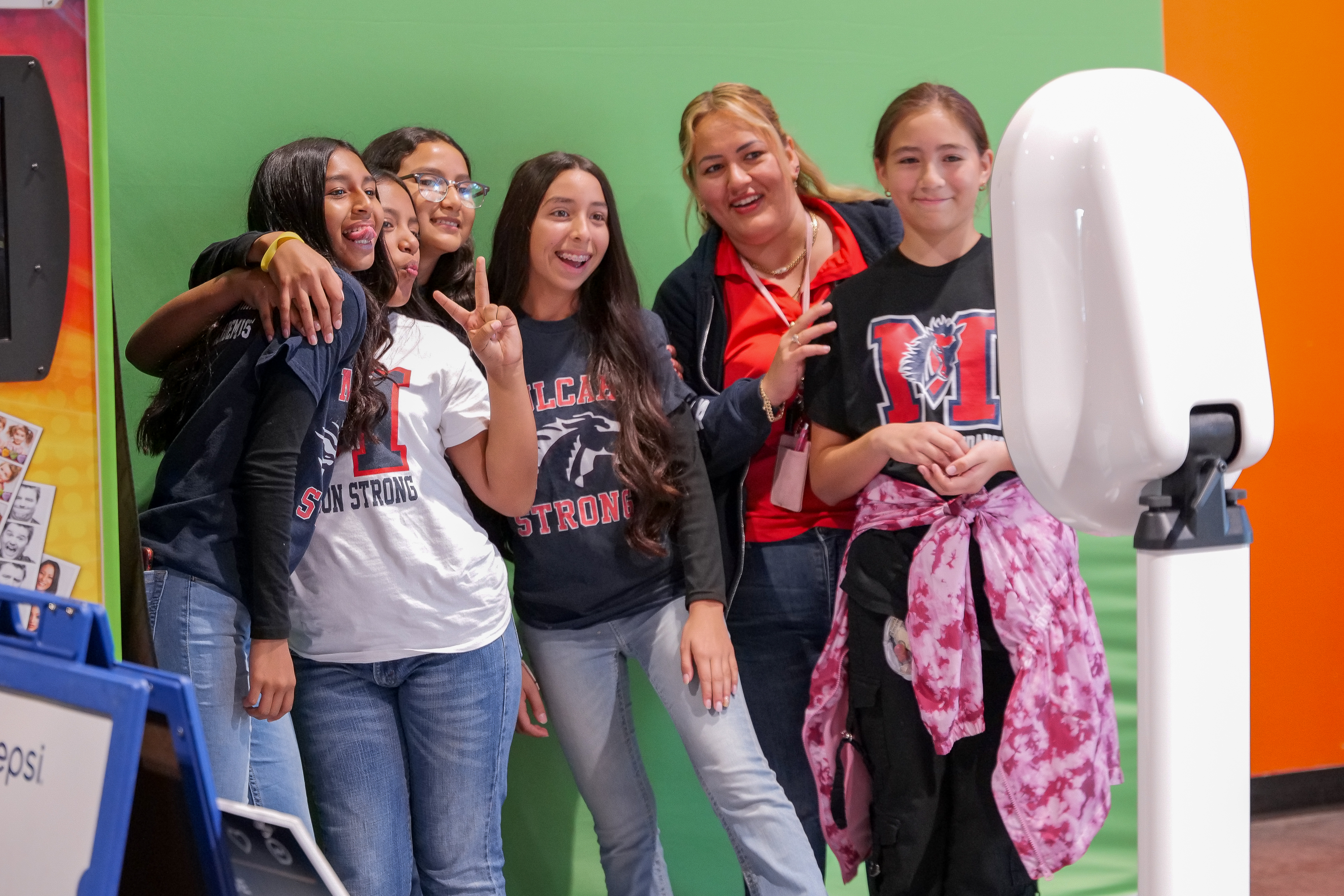 2024 CHOICES Leadership-08 Students at photo booth